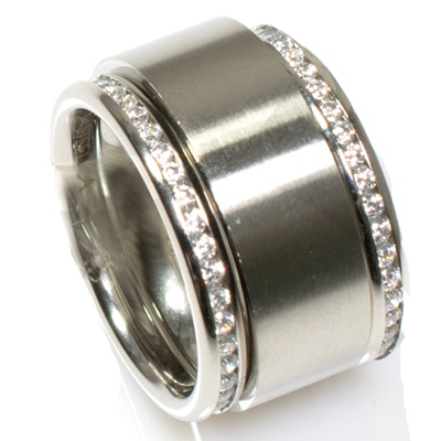 Edelstahl Ring mit Zirkonia